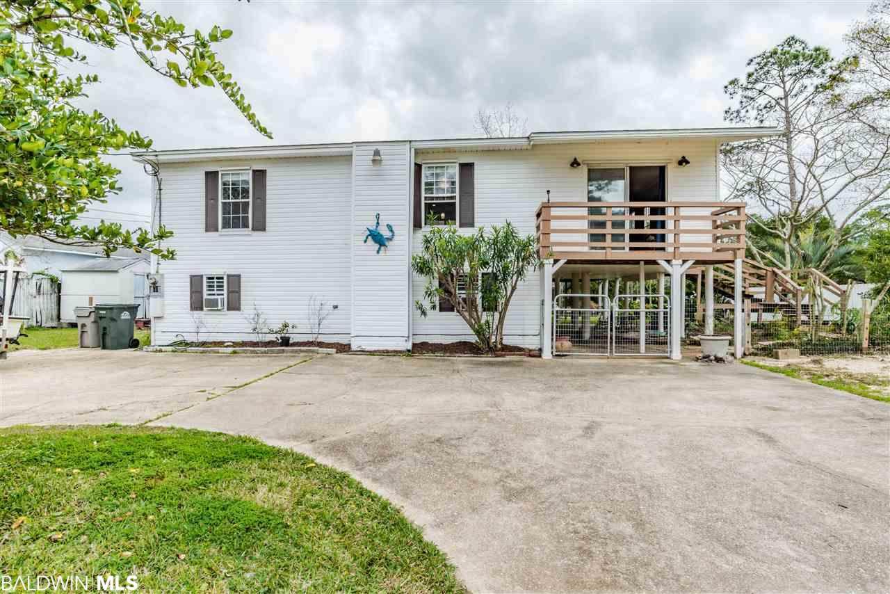 5570 Sandview Dr - Photo 1