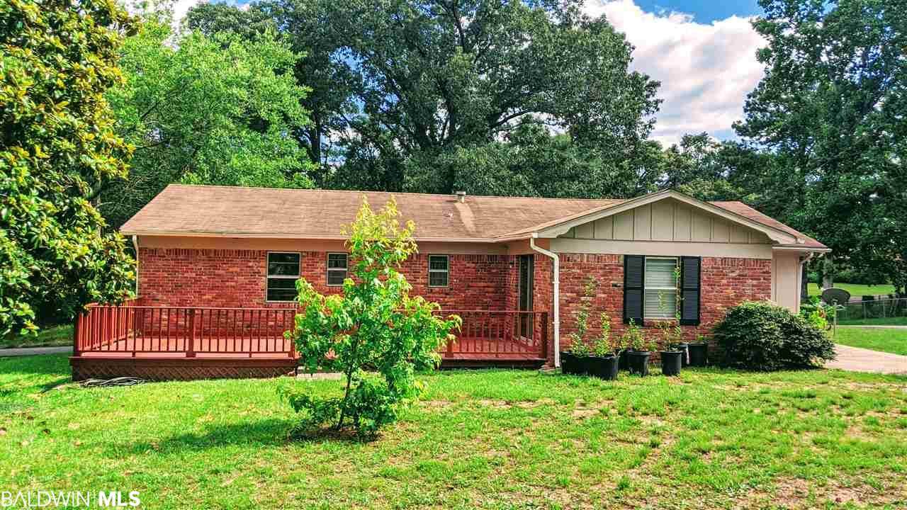 205 Sherwood Dr - Photo 1