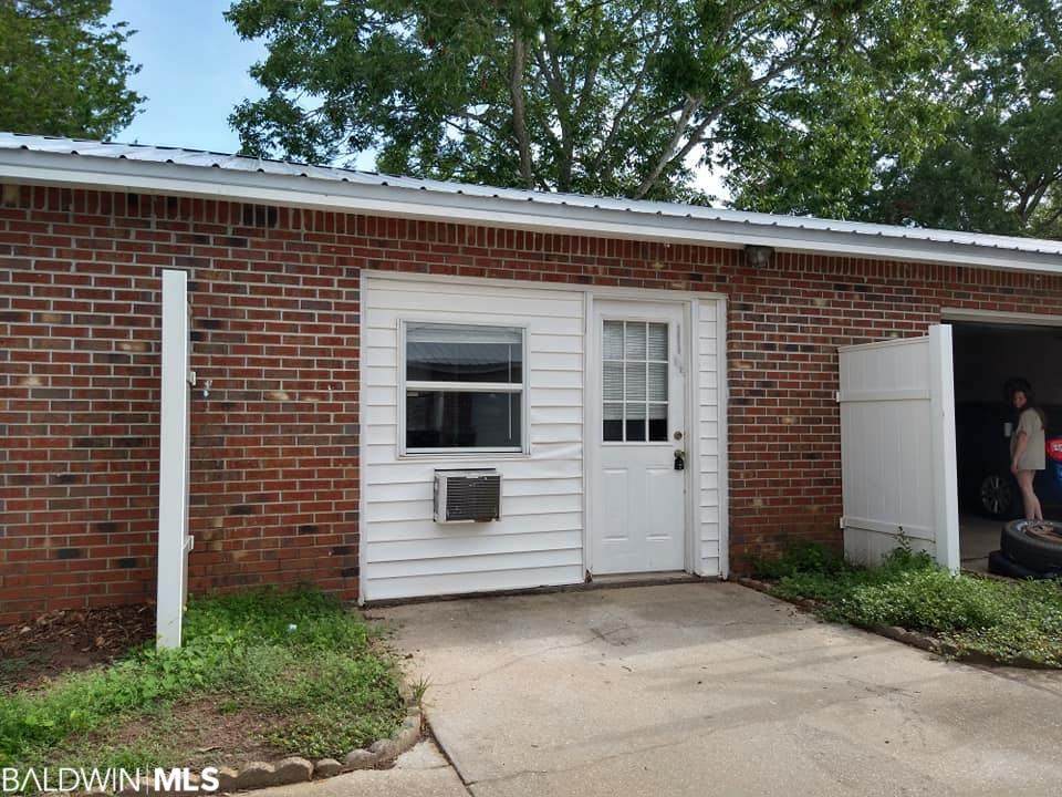 1616 1/2 Cedar Street - Photo 1