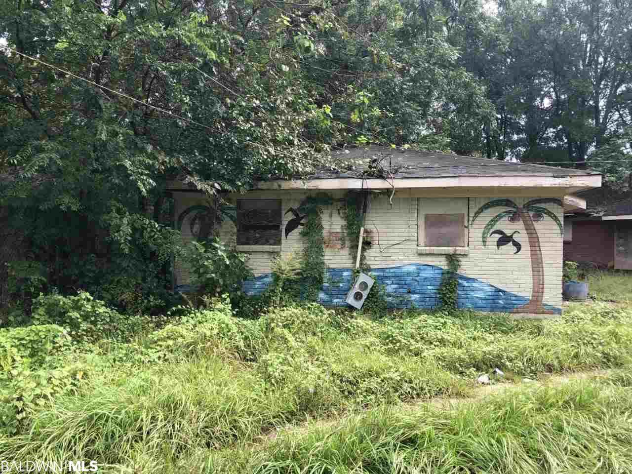 312 E Street - Photo 1