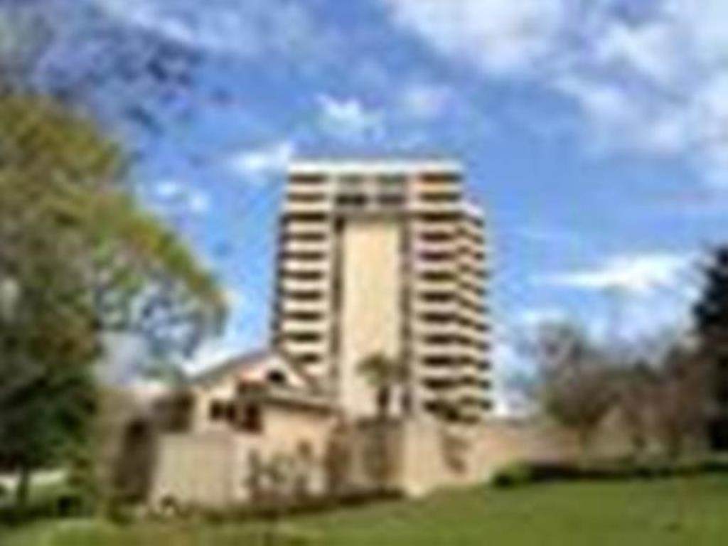 100 Tower Drive - Photo 1