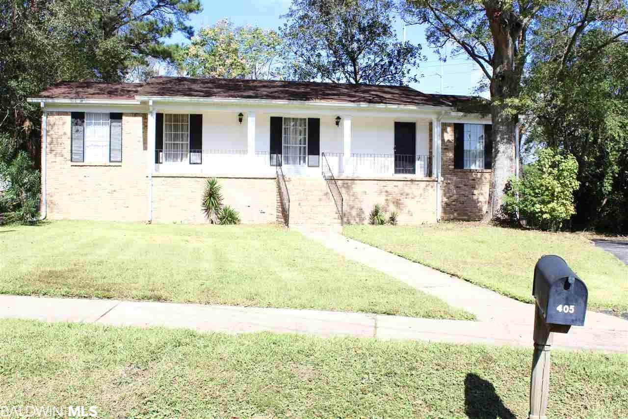 405 Pennington Circle - Photo 1