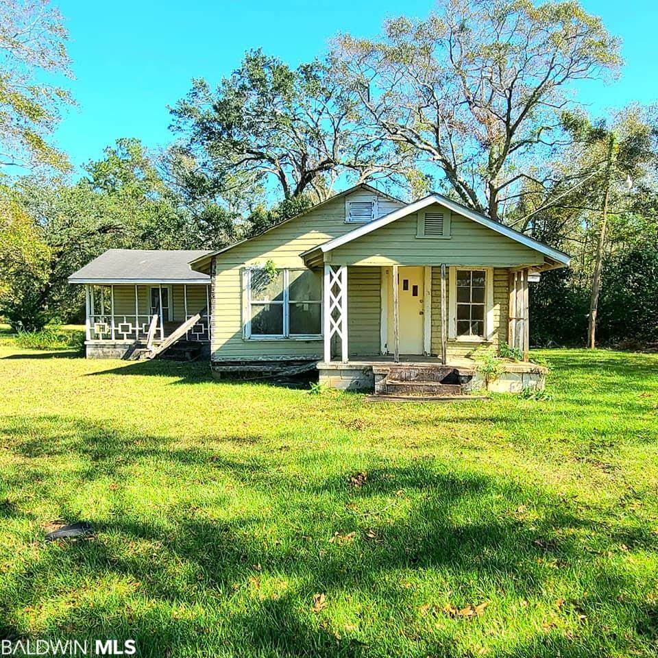 805 Daphne Road - Photo 1