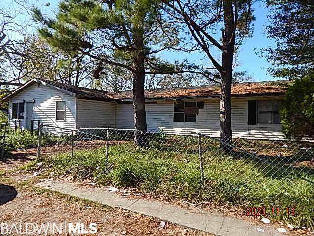 142 Williams Av - Photo 1