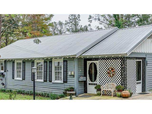 2411 Drake St - Photo 1
