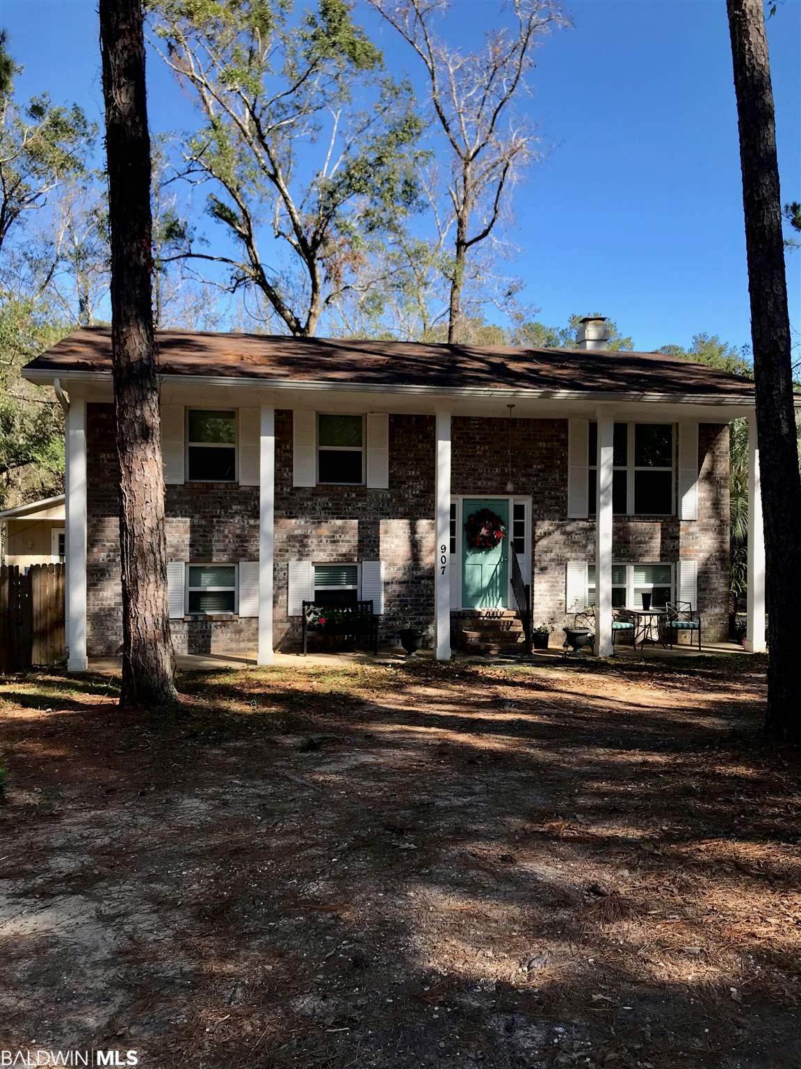 907 Dogwood Av - Photo 1