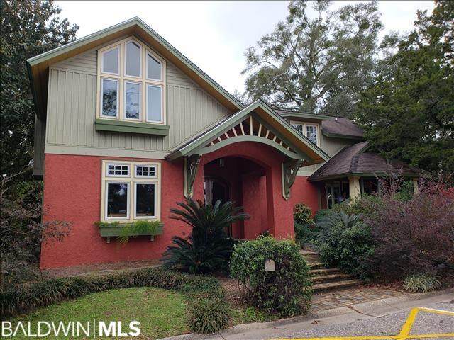 404 Oak Ave - Photo 1
