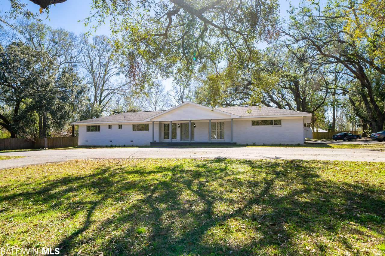 710 Laurel Avenue - Photo 1