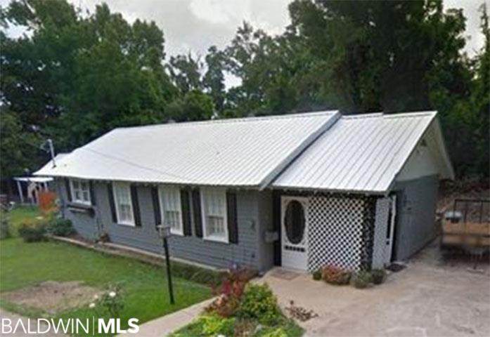 2411 Drake St - Photo 1