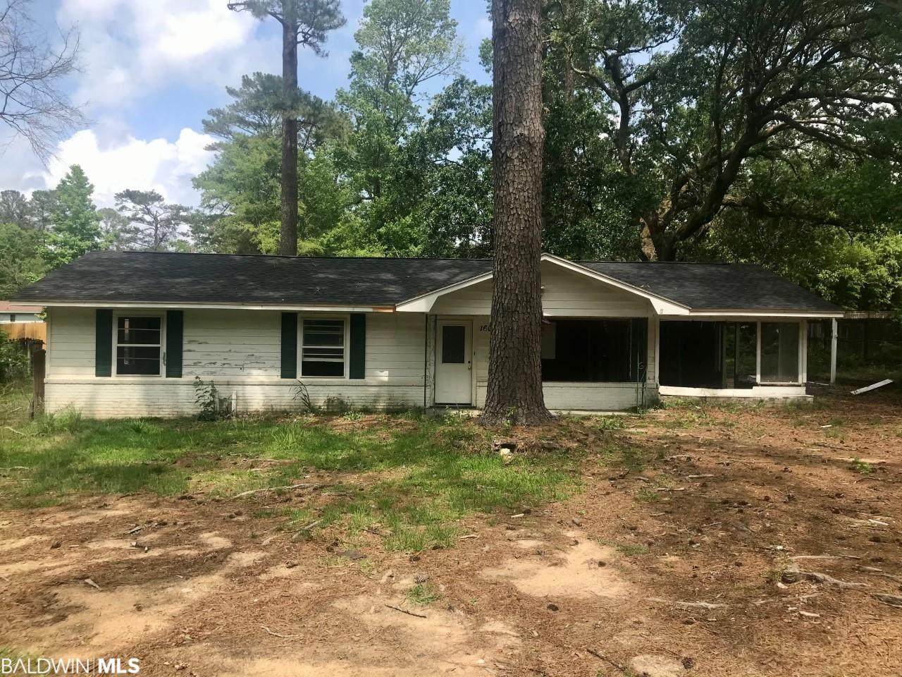 1606 Clark Avenue - Photo 1