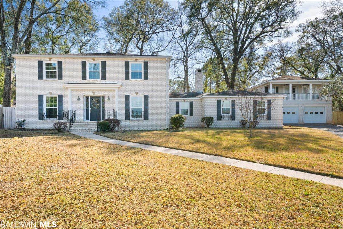 728 Oak Hill Court - Photo 1