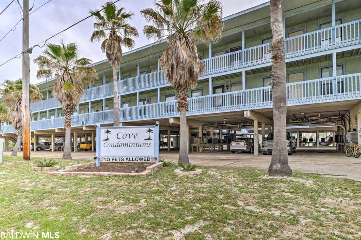 920 Lagoon Avenue - Photo 1