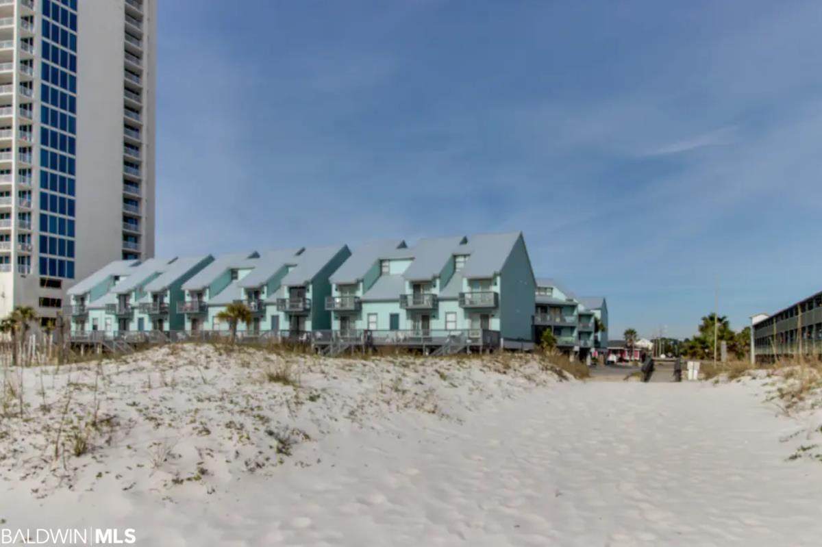 507 Beach Blvd - Photo 1