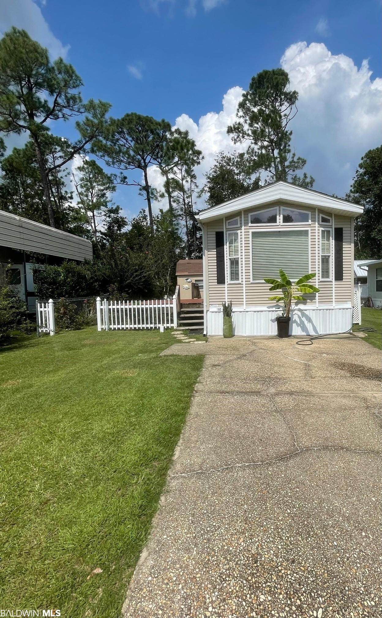 193 Defuniak Loop - Photo 1