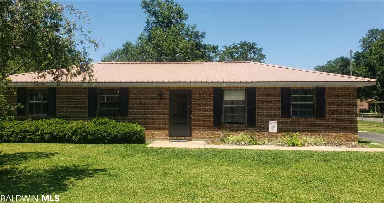 200 Sycamore Av - Photo 1