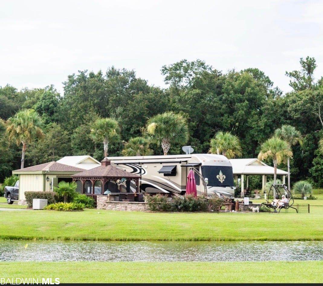 713 Lago Way - Photo 1