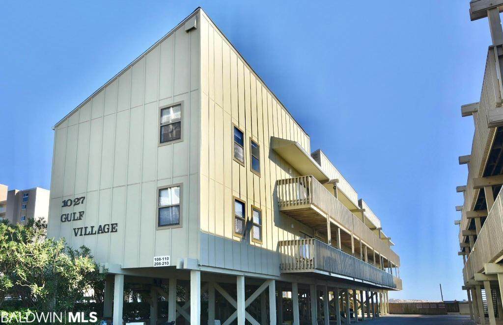 1027 Beach Blvd - Photo 1