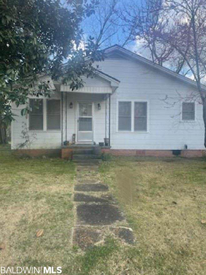 137 Cedar Avenue - Photo 1