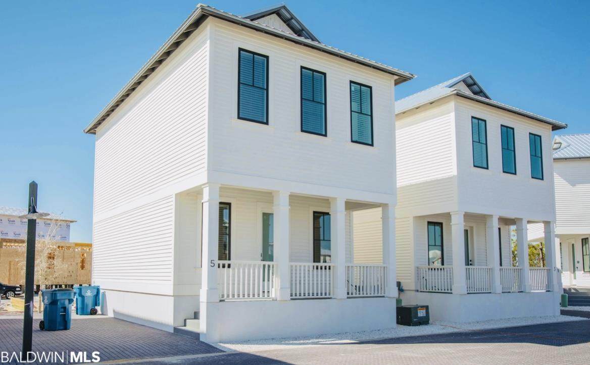 5 West Gate - Photo 1