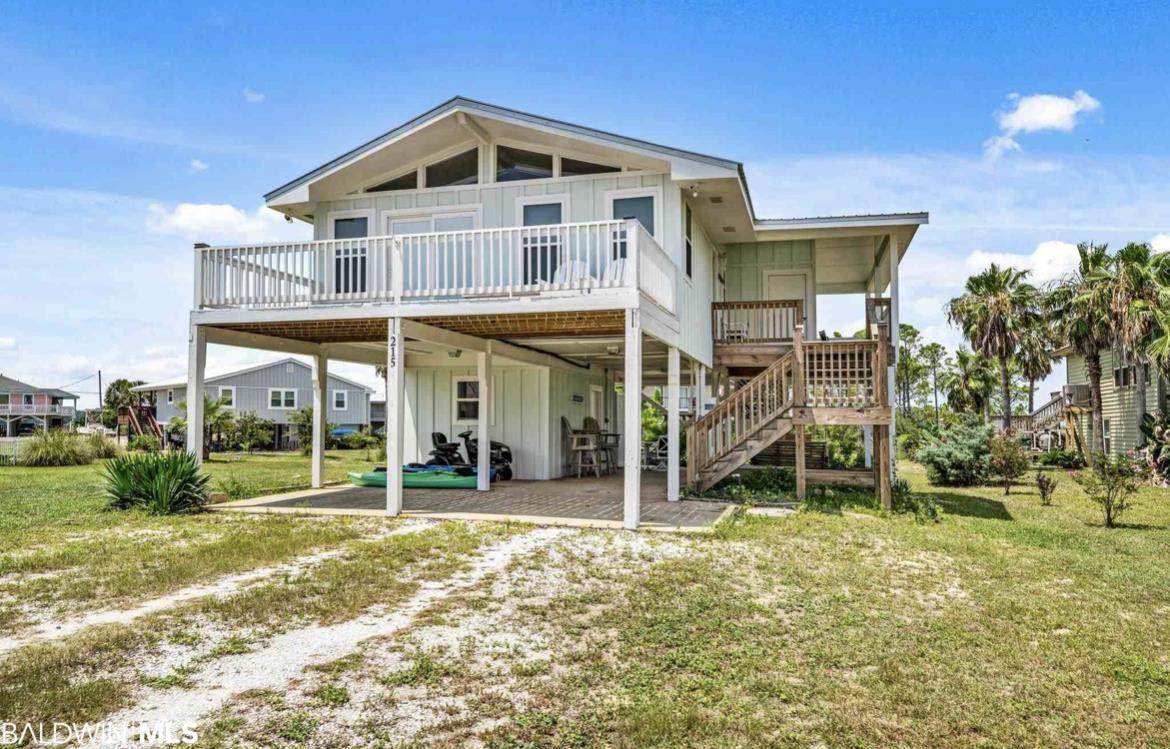 215 Shoreland Cir - Photo 1