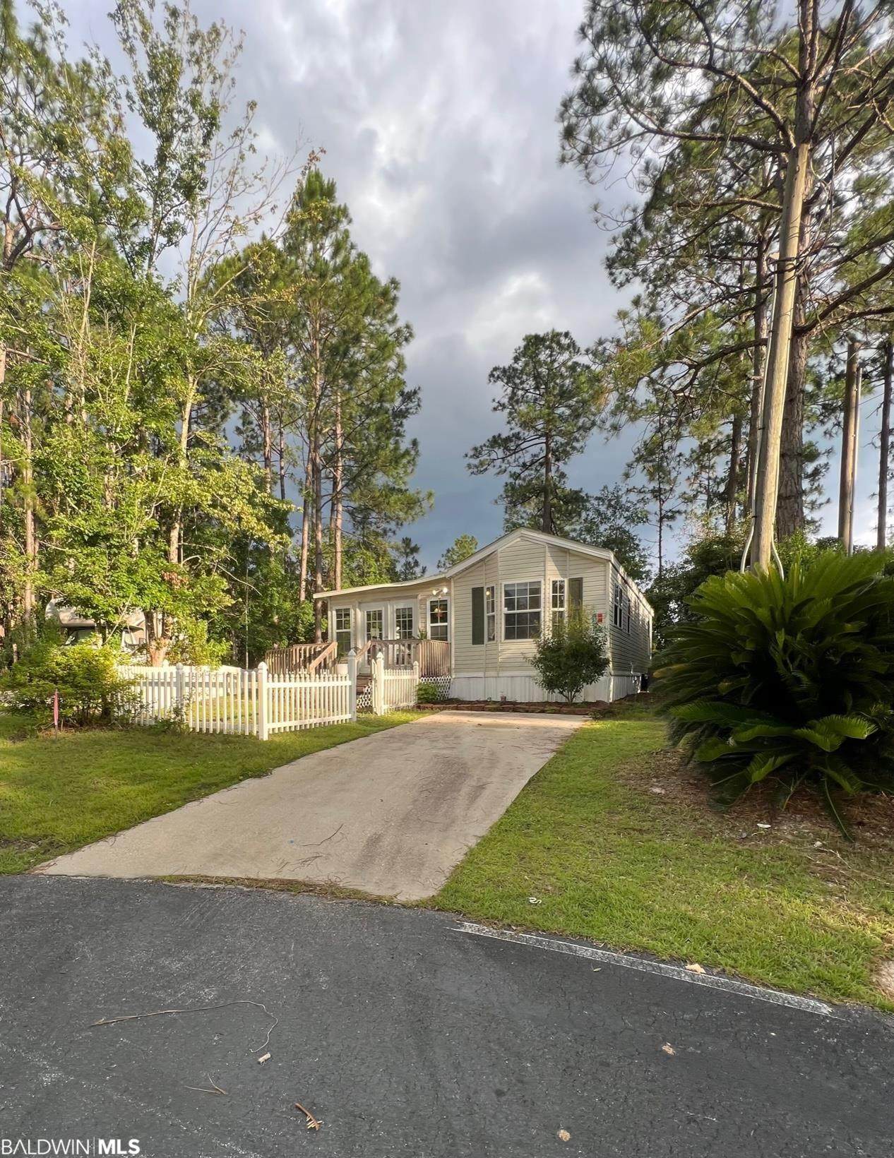 106 Portage Circle - Photo 1