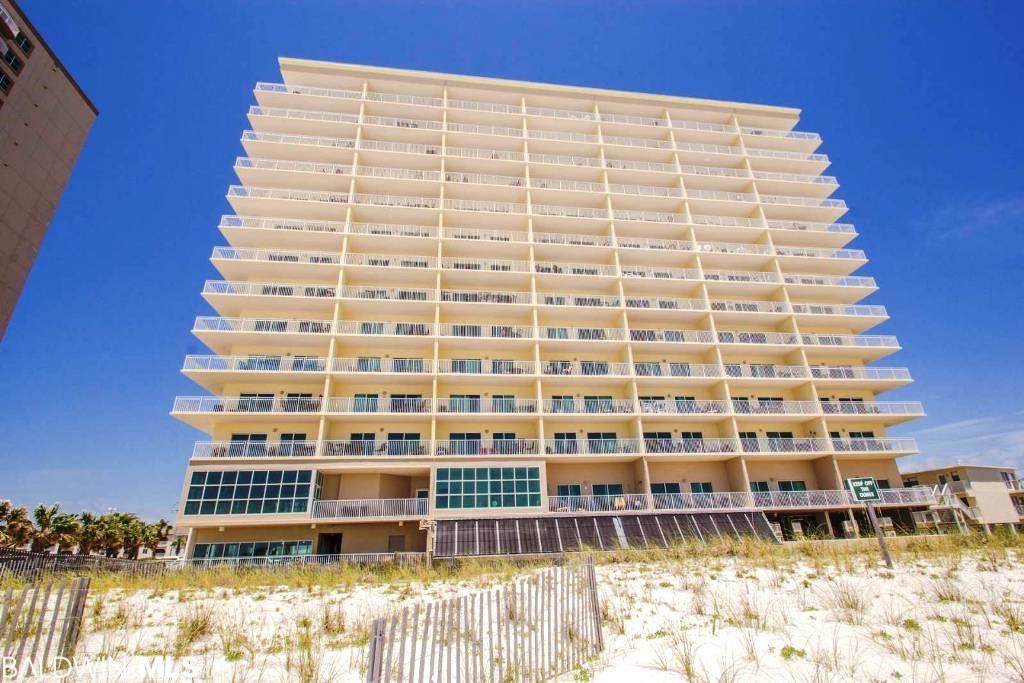 921 Beach Blvd - Photo 1