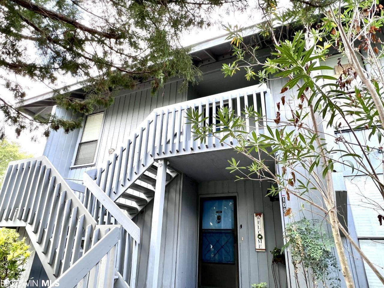 208 Golf Terrace - Photo 1