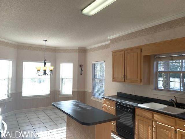122 Worchester Drive - Photo 1