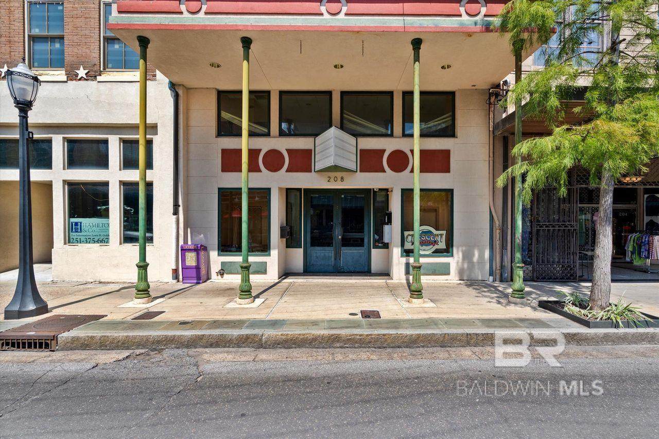 208 Dauphin Street - Photo 1