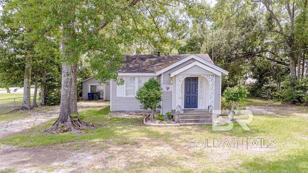 308 Azalea Avenue - Photo 1