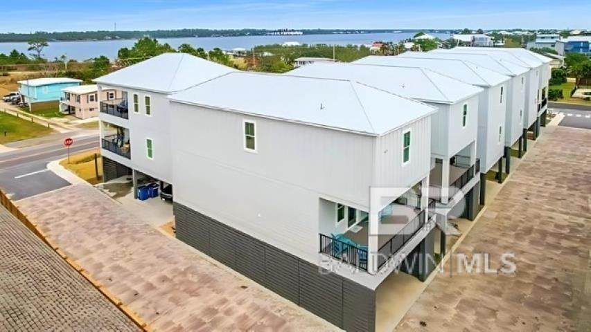 115 10th Street - Photo 1