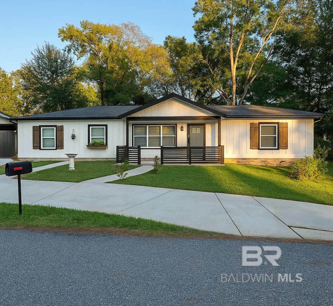 1800 Elaine Avenue - Photo 1