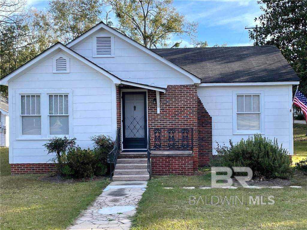 400 Hall Avenue - Photo 1