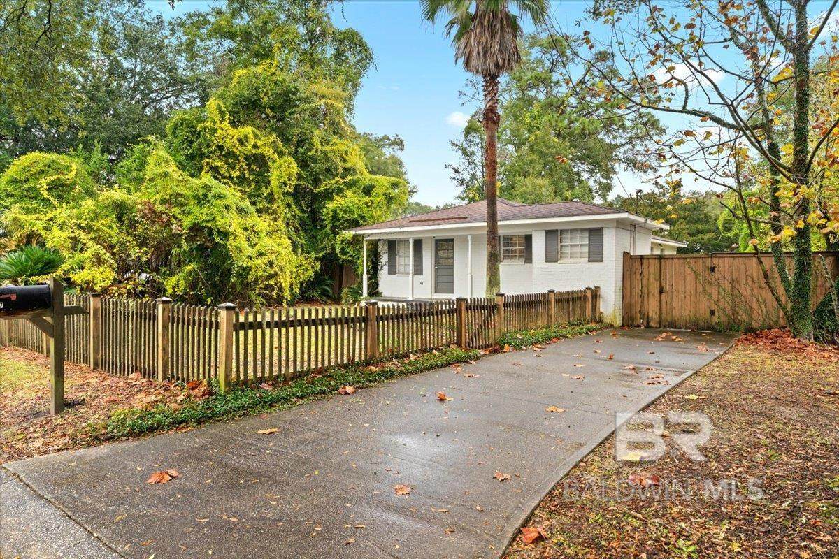 417 Azalea Street - Photo 1