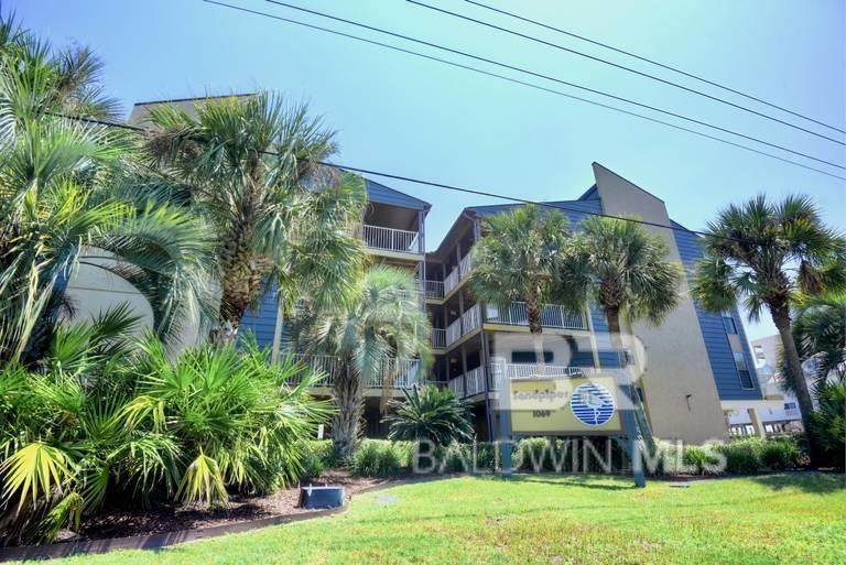 1069 Beach Boulevard - Photo 1