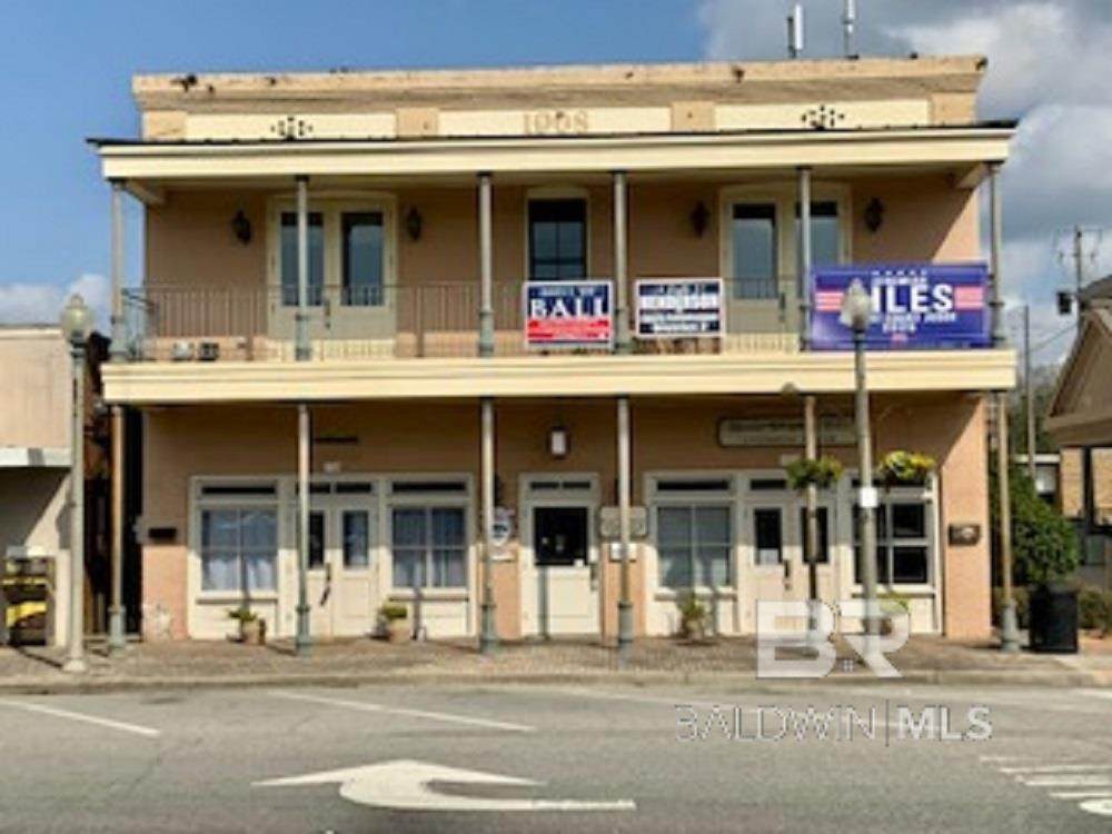 124 Courthouse Square - Photo 1