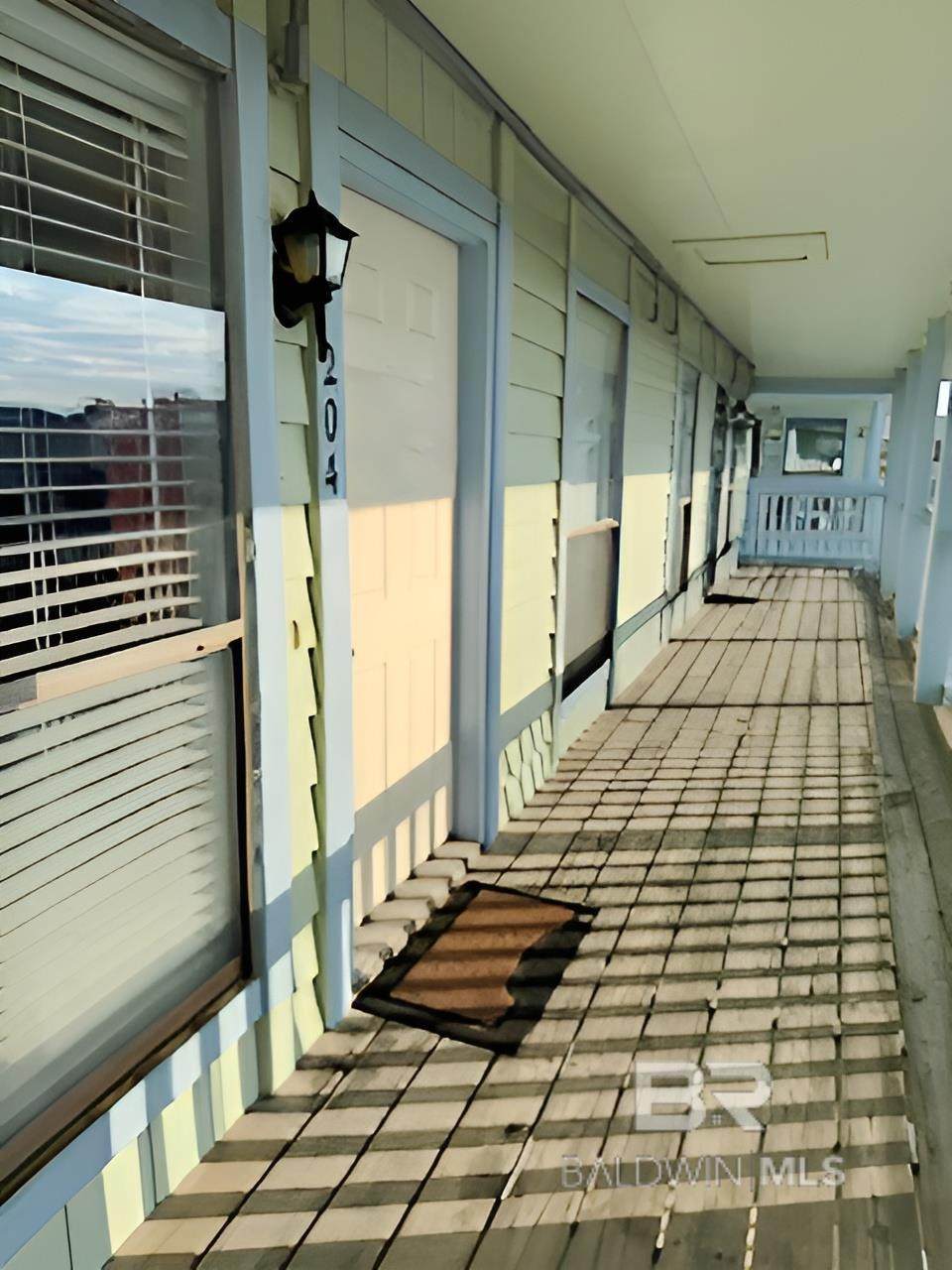 920 Lagoon Avenue - Photo 1