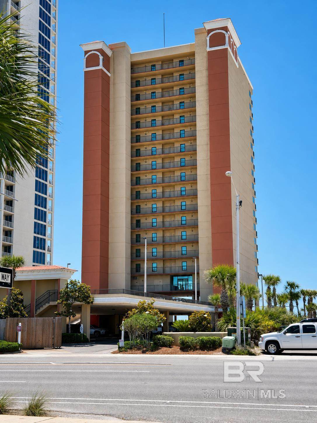 533 Beach Boulevard - Photo 1