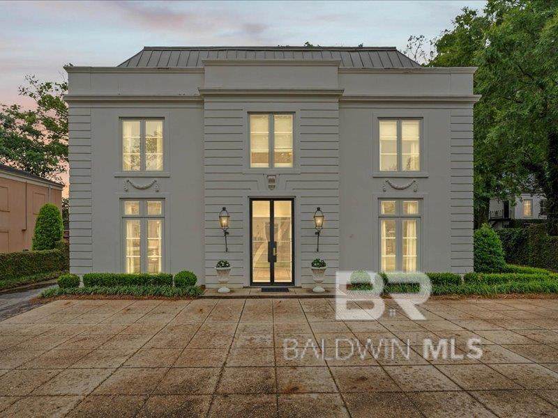 109 Eaton Square - Photo 1