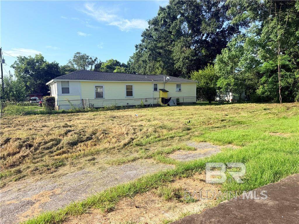 2803 College Street - Photo 1