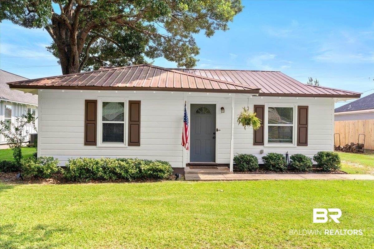 407 Orchid Avenue - Photo 1