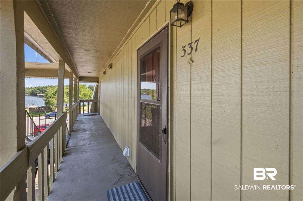 337 Riverbend Drive - Photo 1