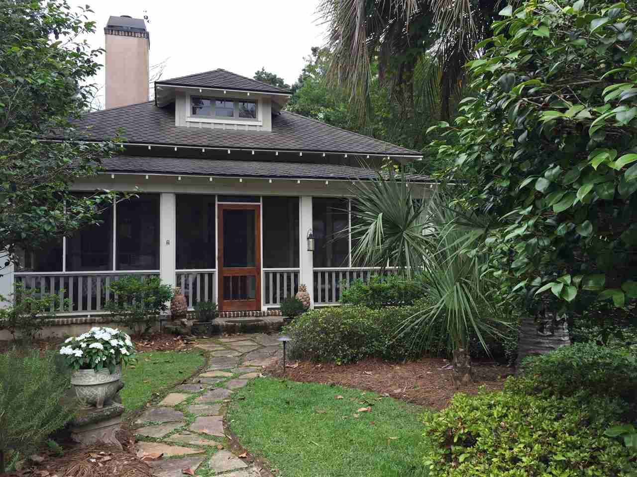 102 Pecan Avenue - Photo 1