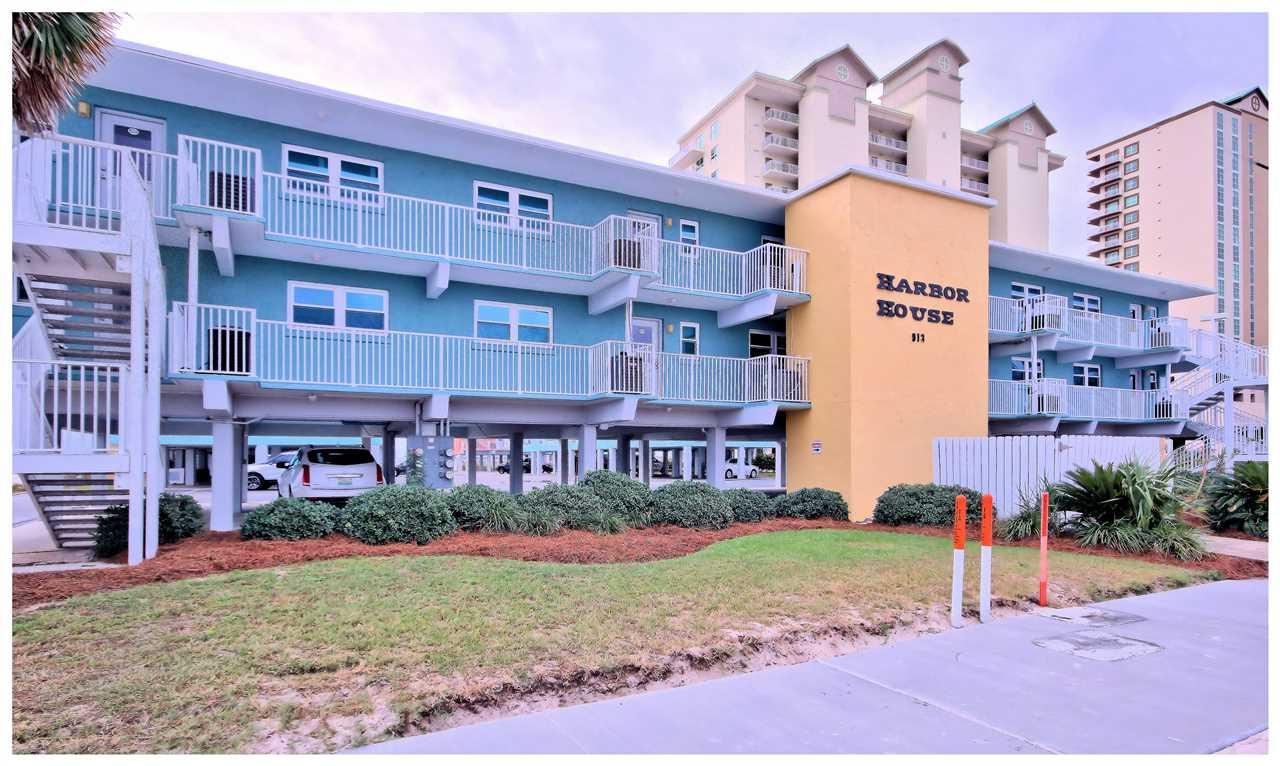 913 Beach Blvd - Photo 1