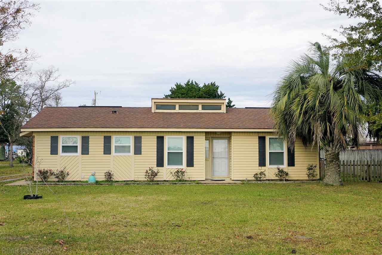 208 Azalea Avenue - Photo 1