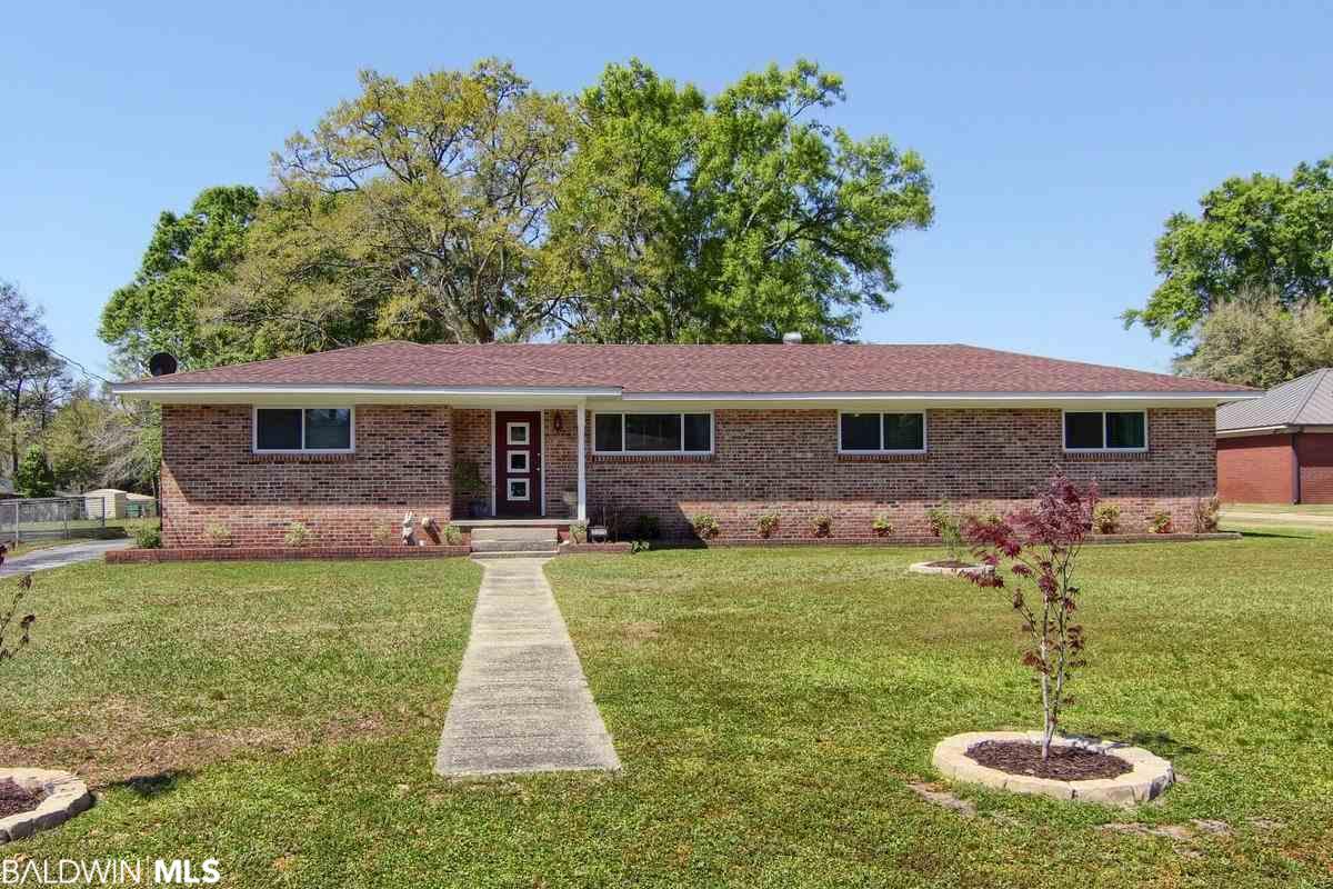 7311 Riverwood Drive East - Photo 1
