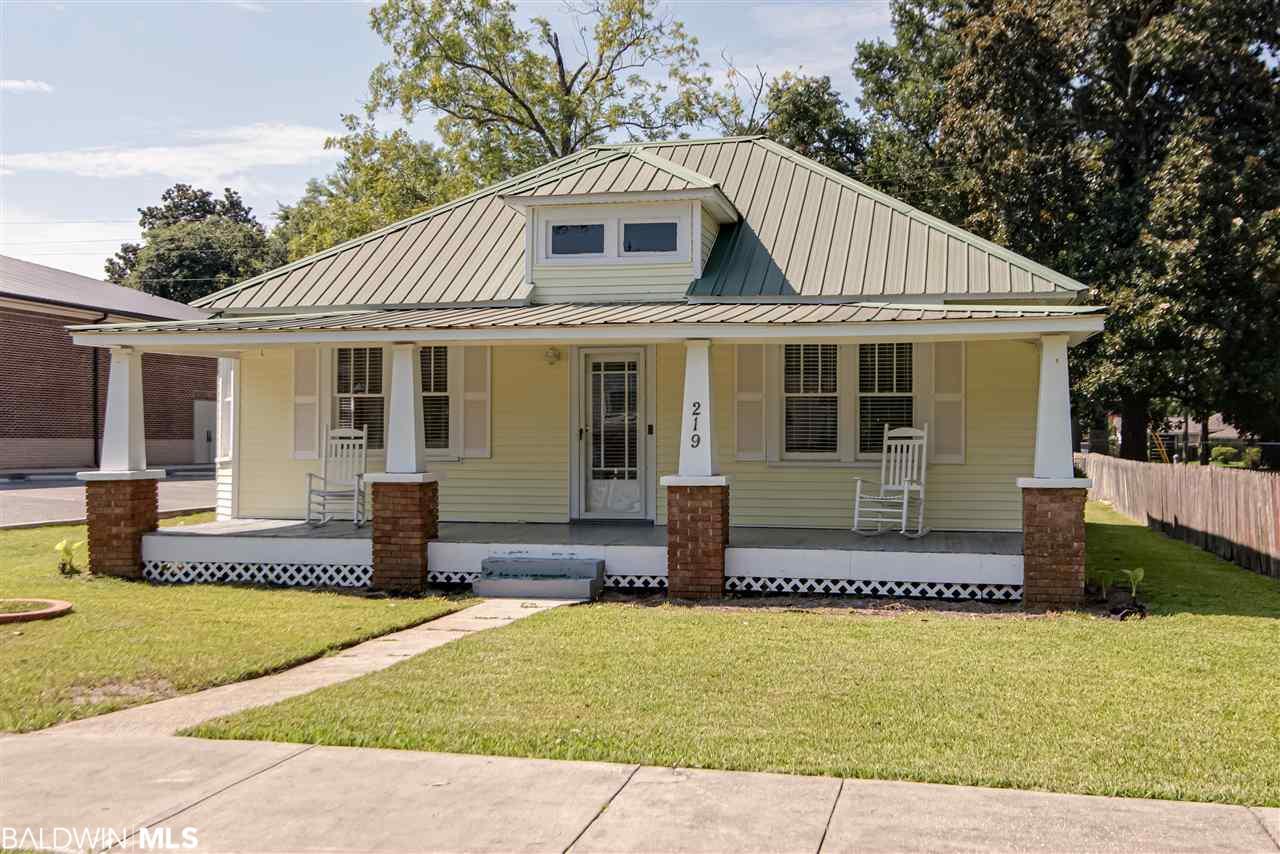 219 Violet Av - Photo 1