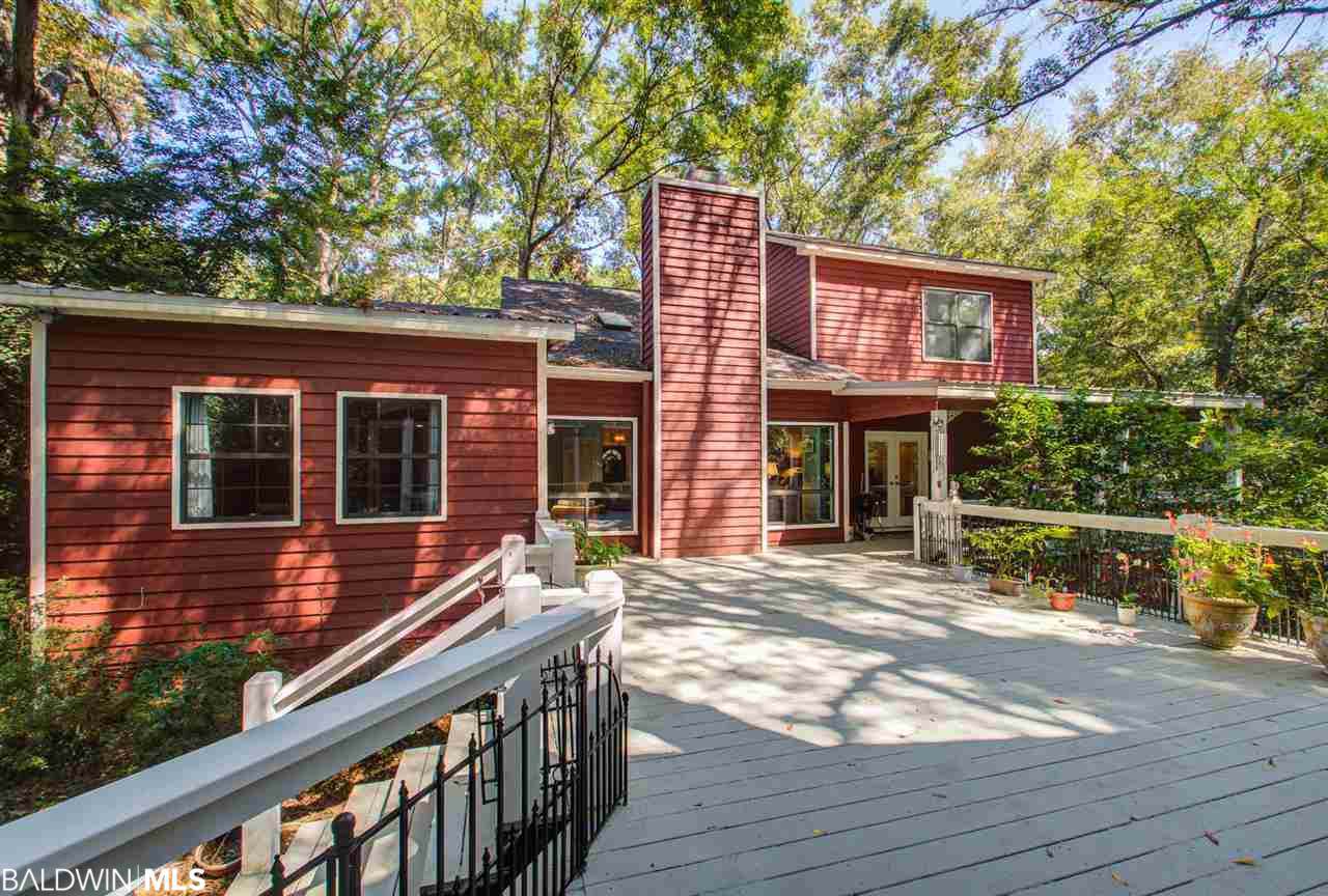 812 Pinewood Court - Photo 1