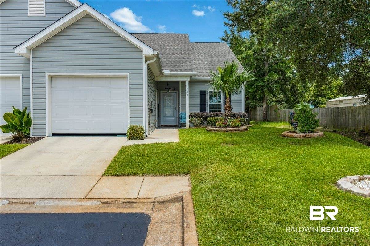 2651 Juniper Street - Photo 1