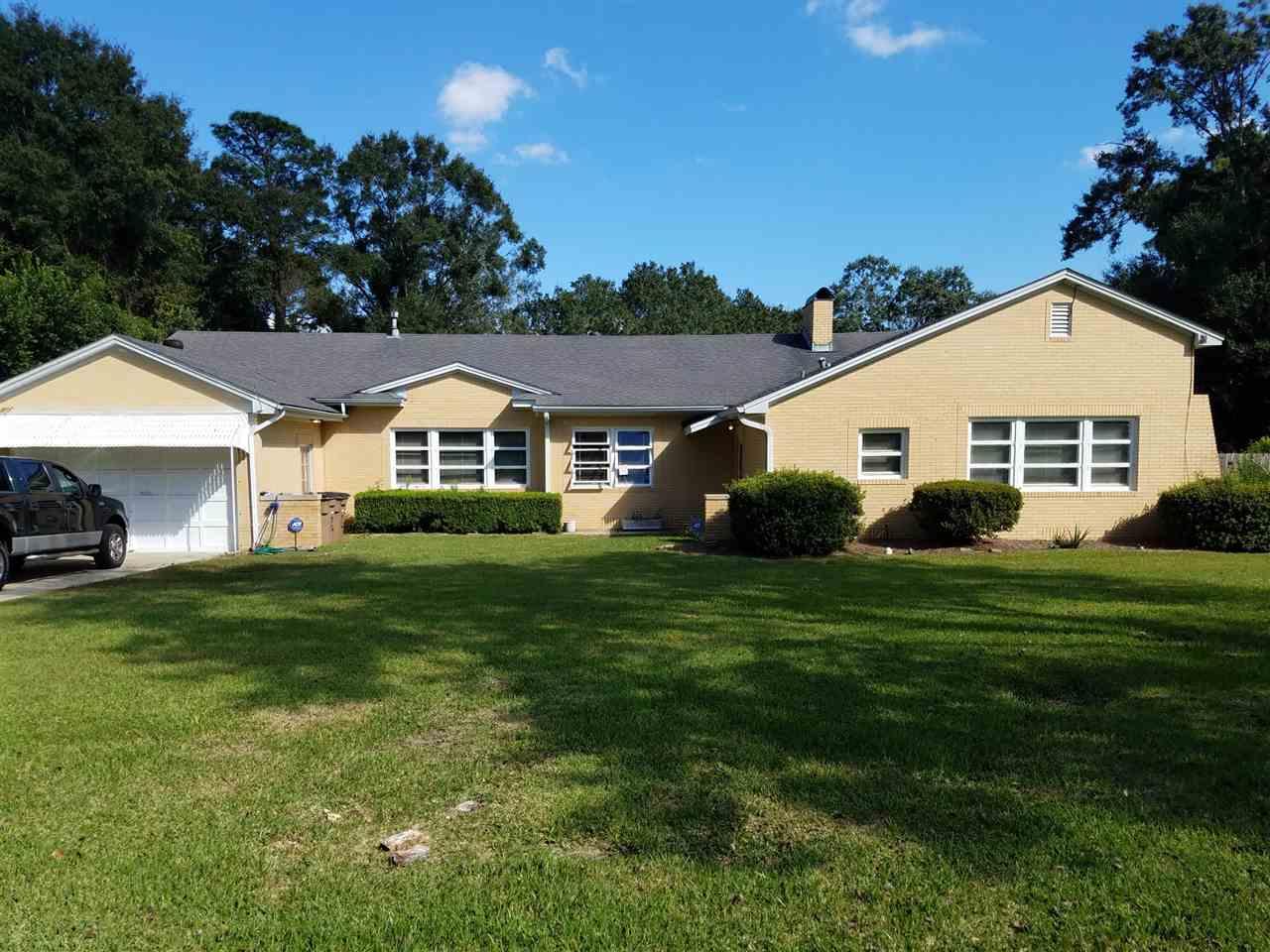 311 Mcqueen Avenue - Photo 1
